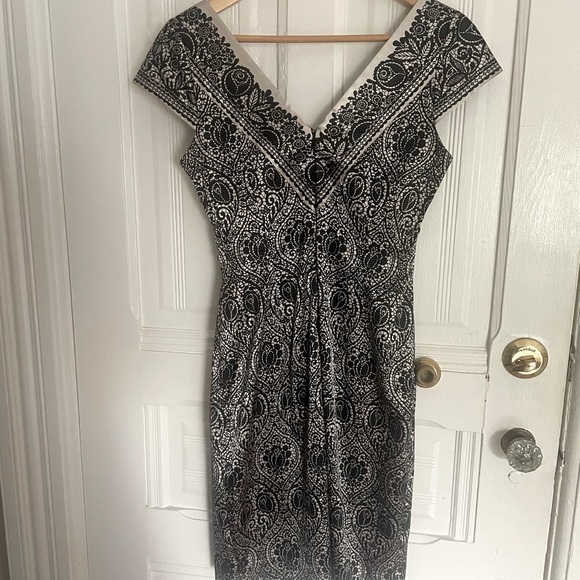 Maggie London Dress. Size 6 (but fits more like a 4). - Picture 2 of 5